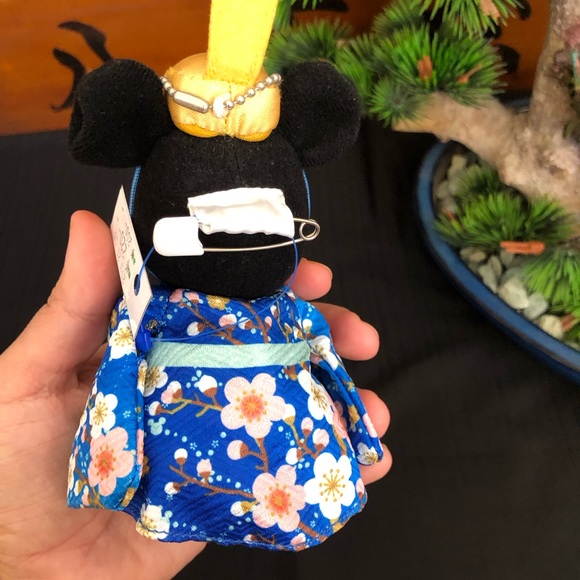 Emperor Mickey - Picture 2 of 3